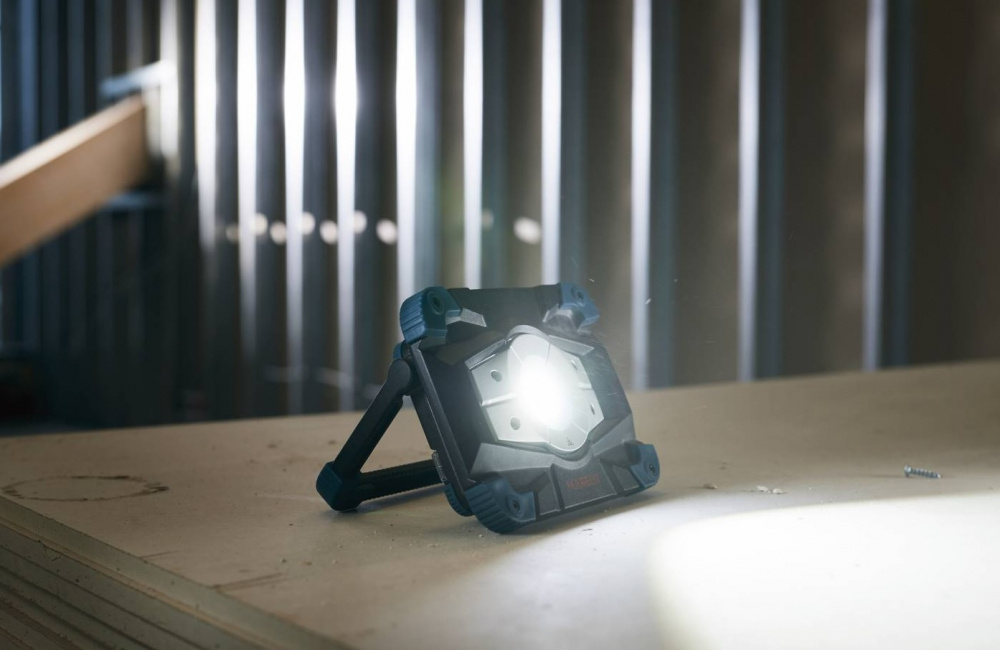 ARBETSLAMPA FLASH 3000 WR RE